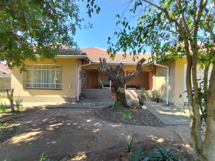 3 Bedroom Property for Sale in Protea Park North West